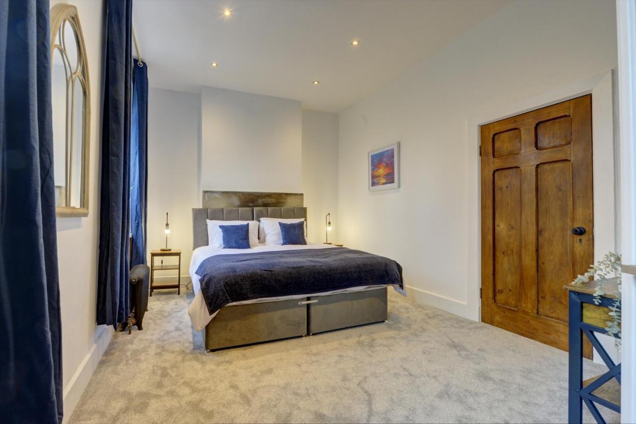 The Old Vicarage - Secure Parking, Fast Wifi, Garden Villa Leeds  Buitenkant foto