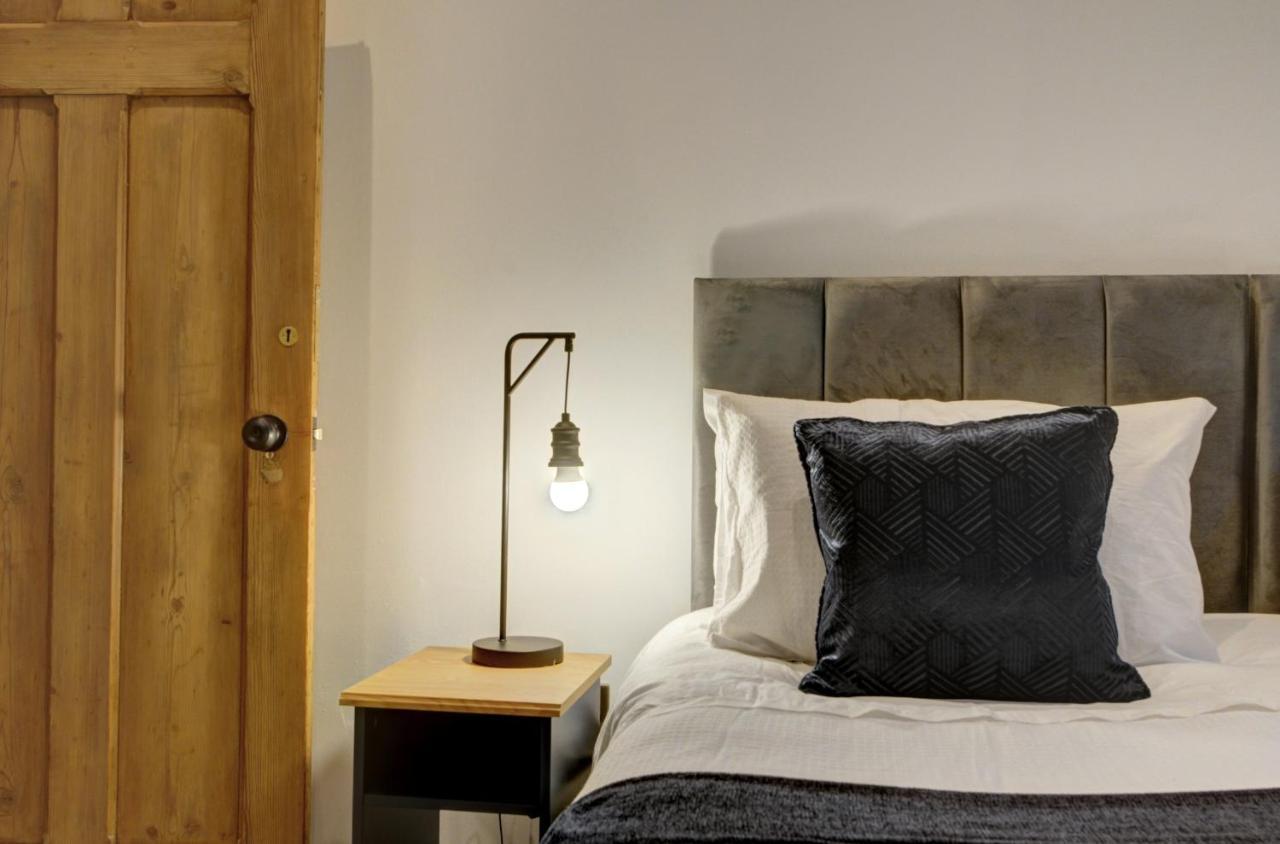 The Old Vicarage - Secure Parking, Fast Wifi, Garden Villa Leeds  Buitenkant foto
