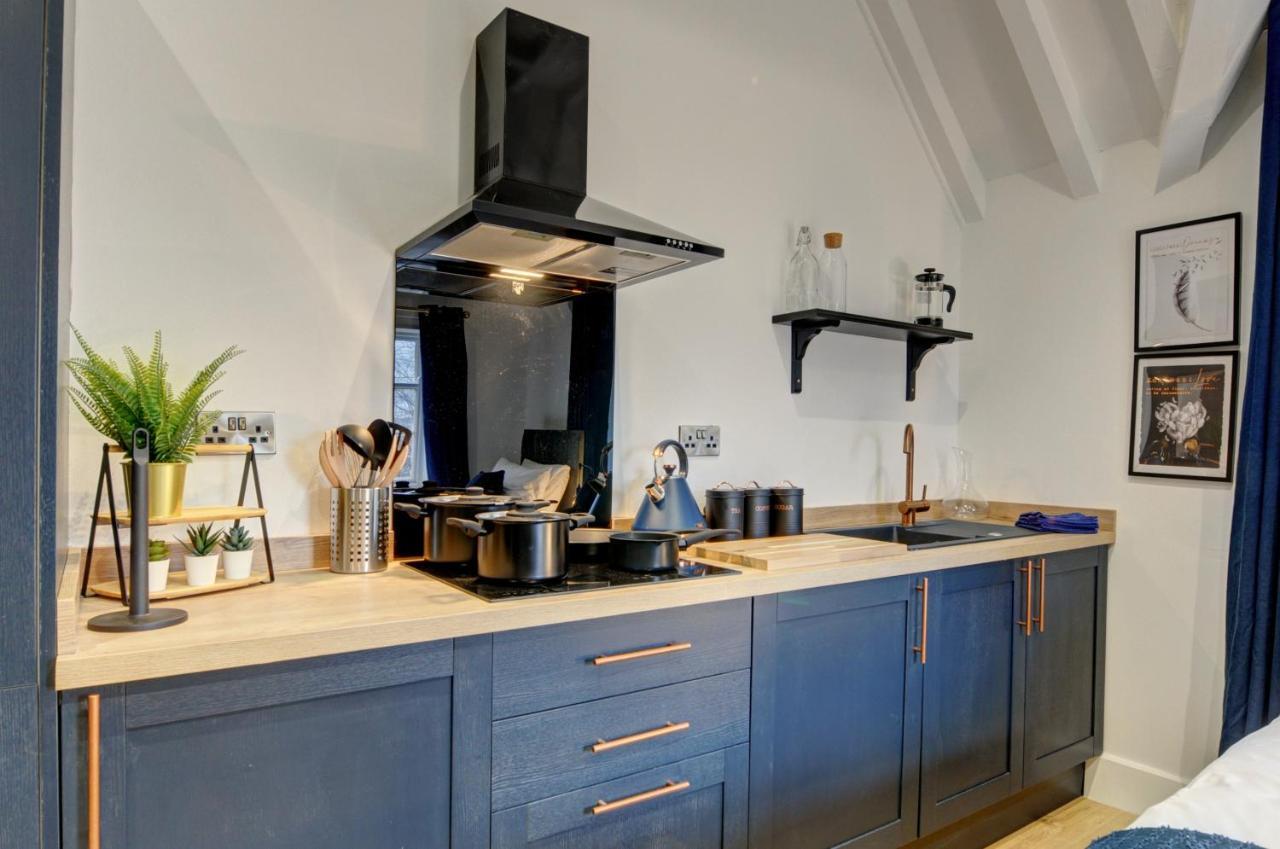 The Old Vicarage - Secure Parking, Fast Wifi, Garden Villa Leeds  Buitenkant foto