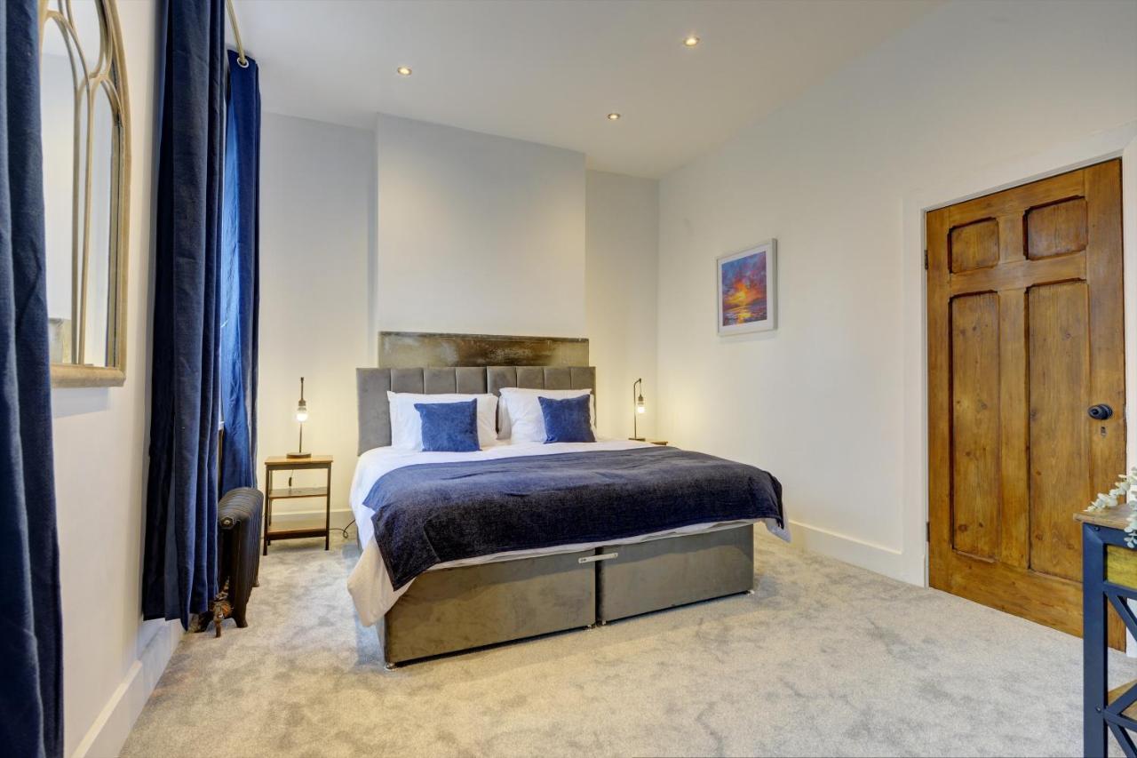 The Old Vicarage - Secure Parking, Fast Wifi, Garden Villa Leeds  Buitenkant foto