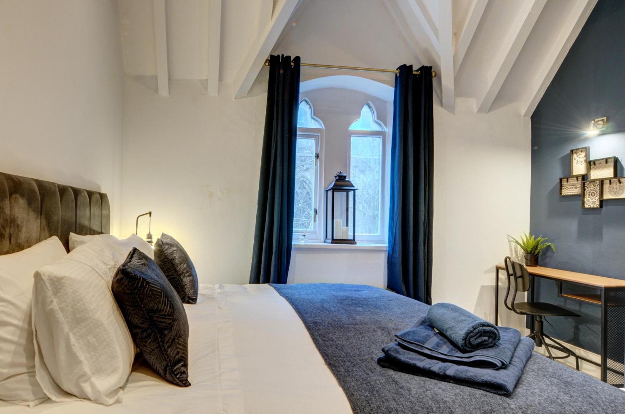 The Old Vicarage - Secure Parking, Fast Wifi, Garden Villa Leeds  Buitenkant foto