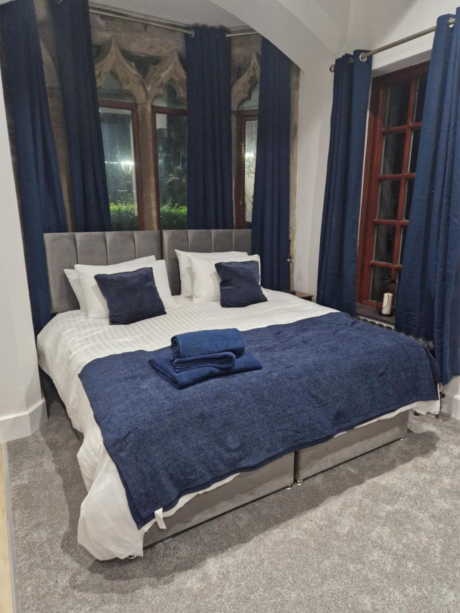 The Old Vicarage - Secure Parking, Fast Wifi, Garden Villa Leeds  Buitenkant foto