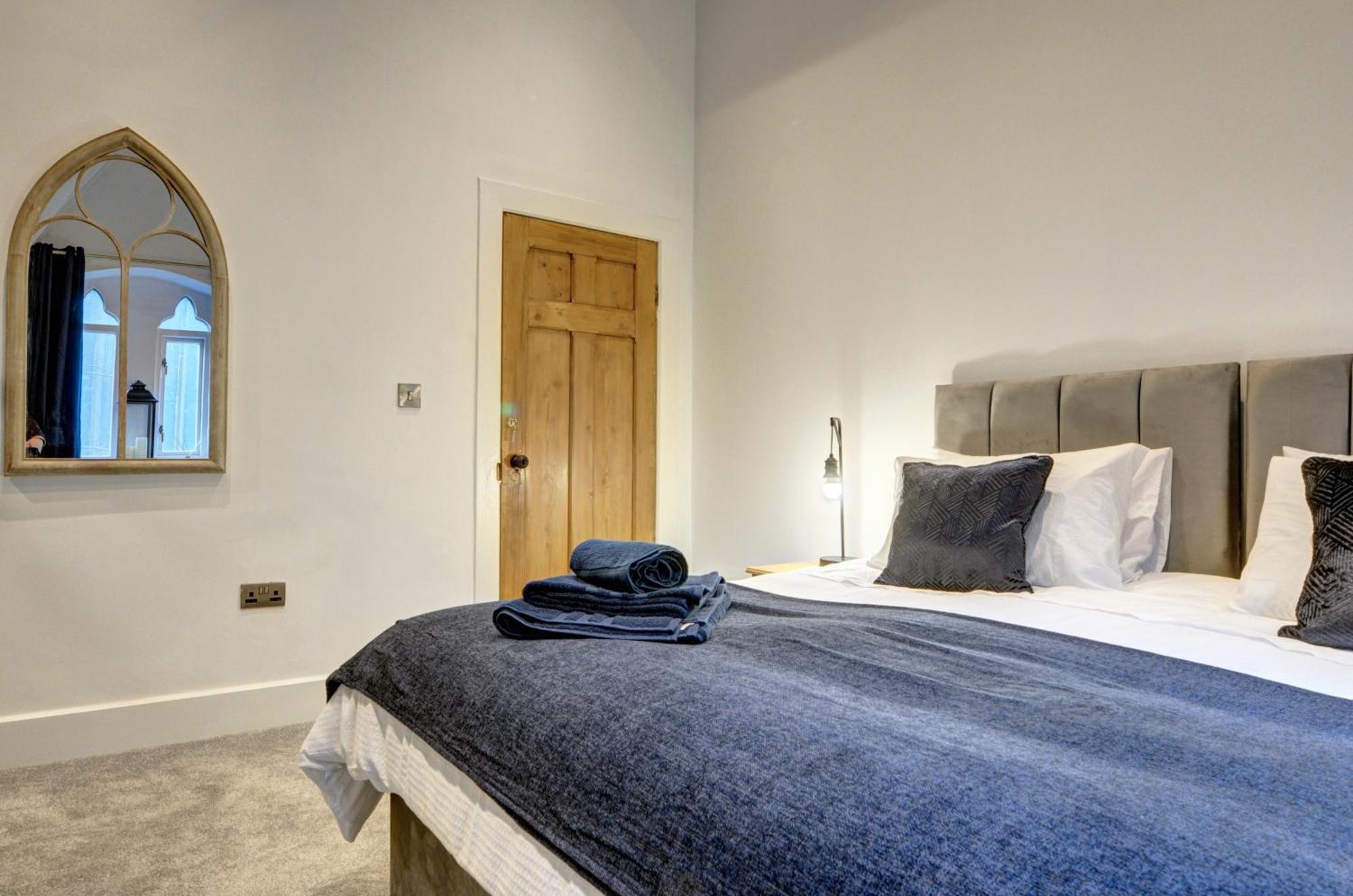 The Old Vicarage - Secure Parking, Fast Wifi, Garden Villa Leeds  Buitenkant foto