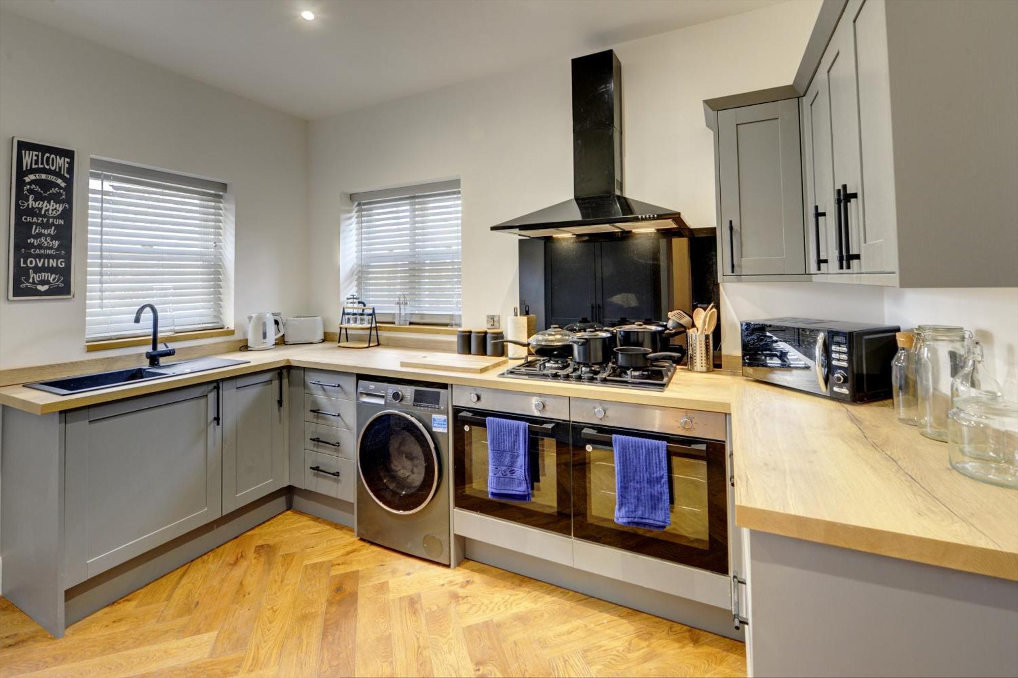 The Old Vicarage - Secure Parking, Fast Wifi, Garden Villa Leeds  Buitenkant foto